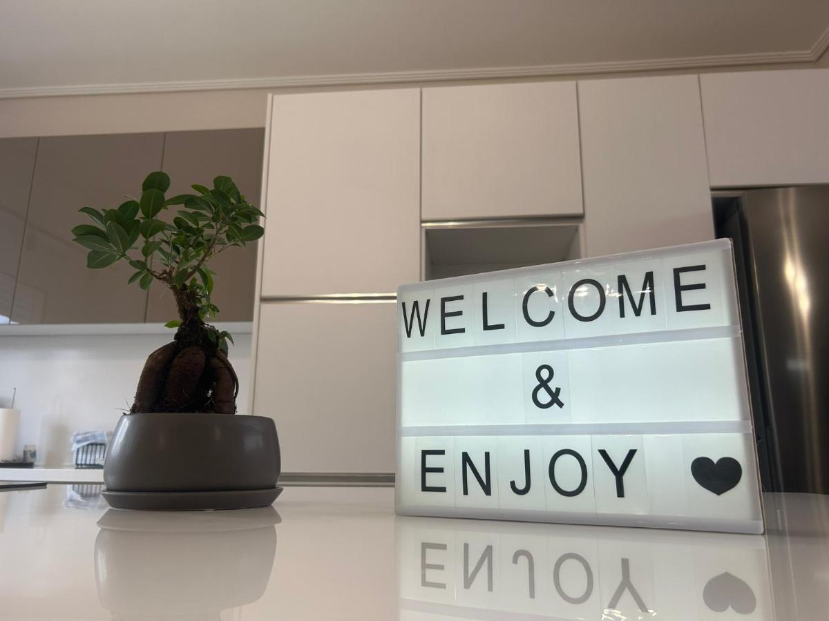 New Minimal Apartment,10' From Athens Airport Спата Екстер'єр фото
