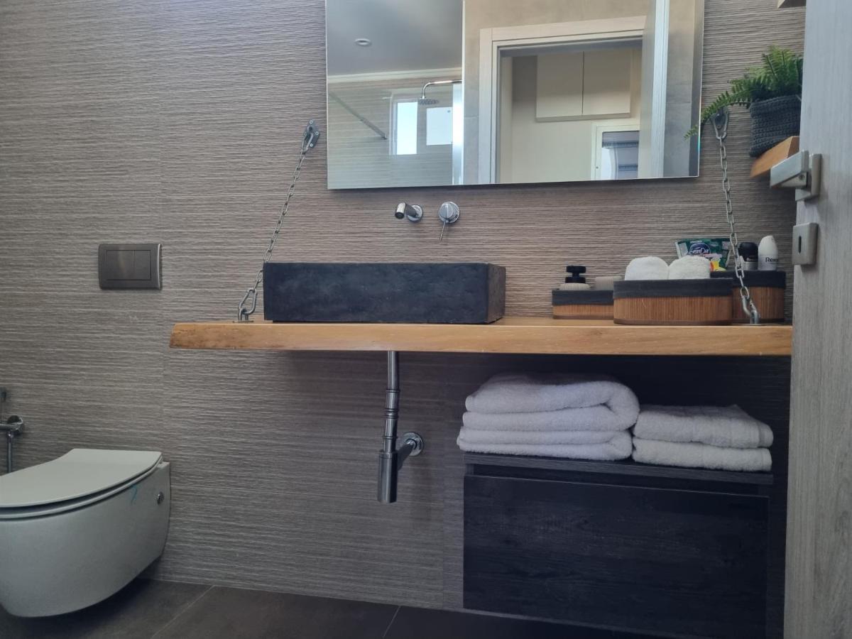 New Minimal Apartment,10' From Athens Airport Спата Екстер'єр фото